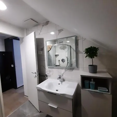 Klass 302 Apartament