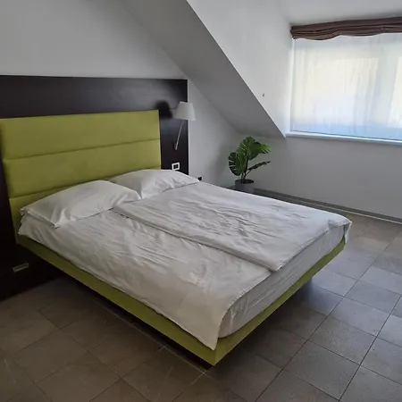 Klass 302 Apartament